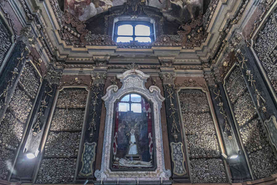 Italia - Milán 133 - iglesia de San Bernardino alle Ossa.jpg